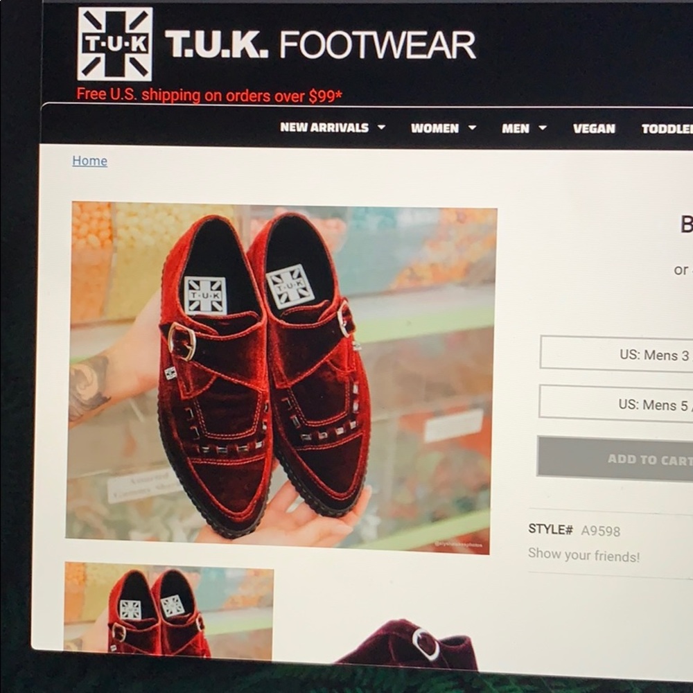 RARE Burgundy velvet pointed buckle EZC